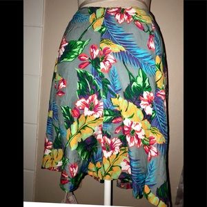 Tropical skirt.                                  1
